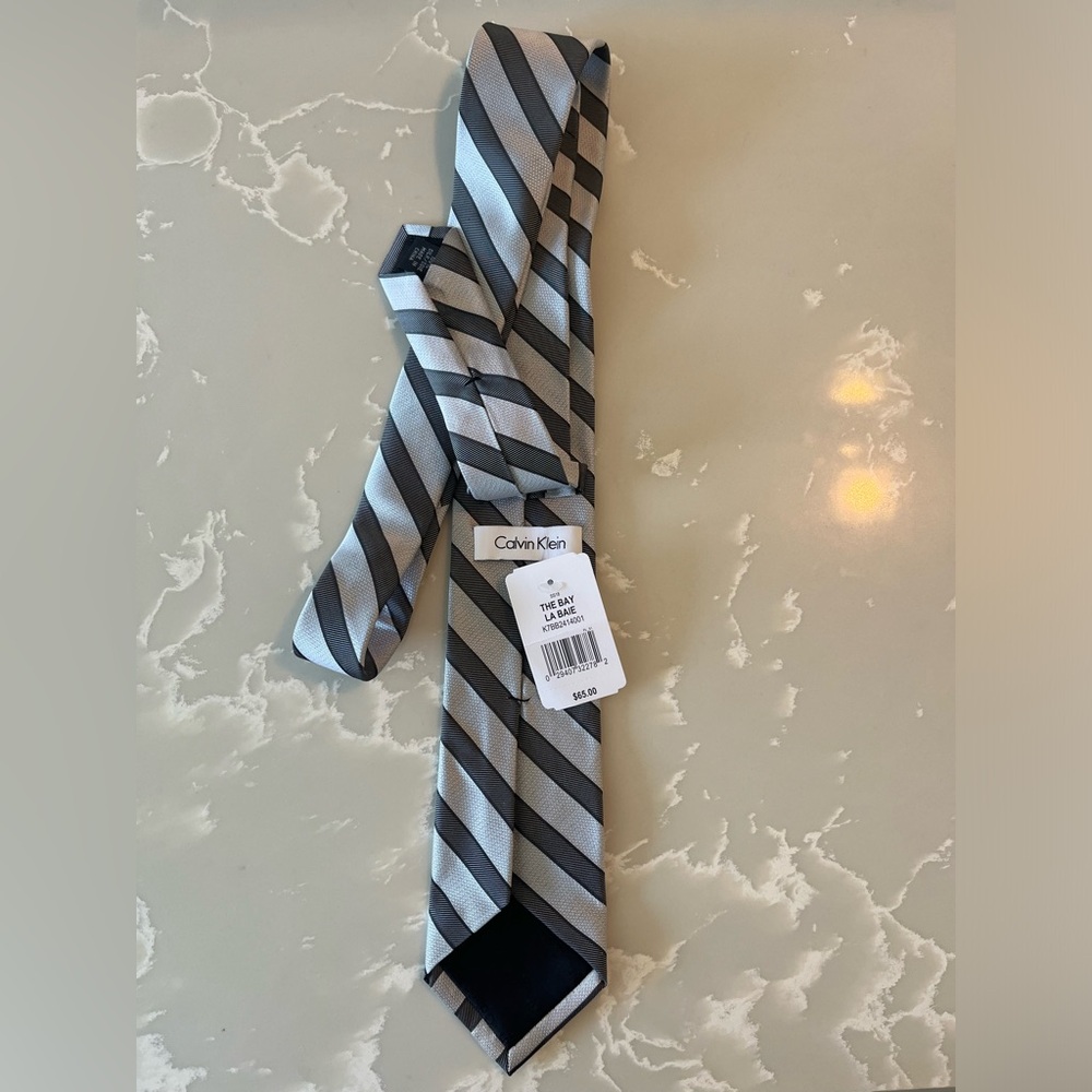 Calvin Klein 100% Silk Black and Grey Diagonal Striped Tie